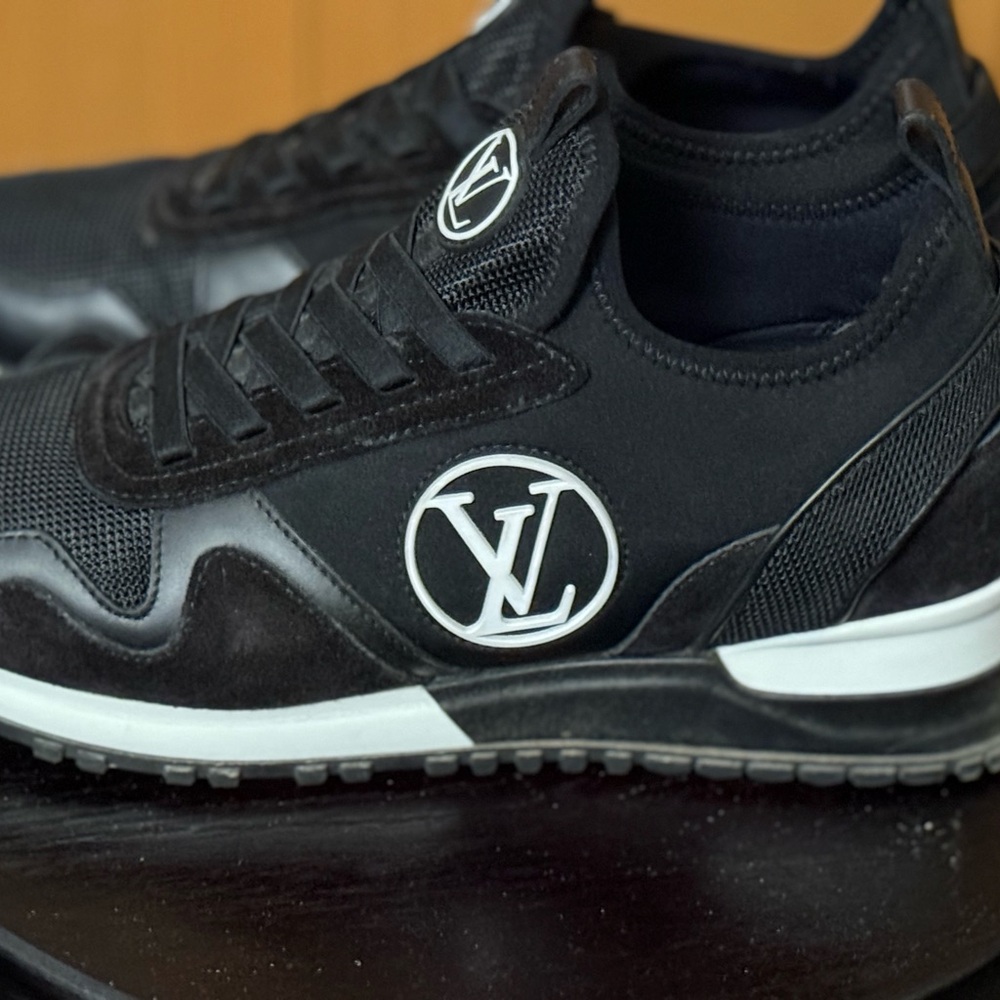 Louis Vuitton Black and White Women’s Sneakers - Picture 2 of 3